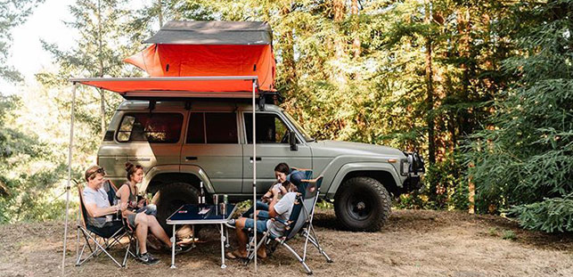 Enjoying in Forest with Vehicle Roof Top Tent
